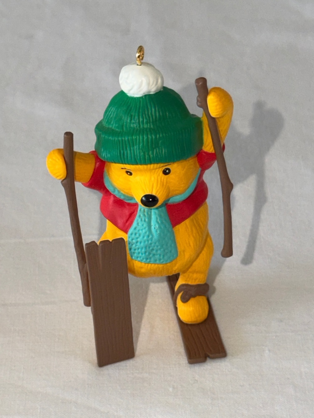 Hallmark Winnie the Pooh Skiing Keepsake Ornament 1993 Disney w/ Original Box - Picture 2 of 13